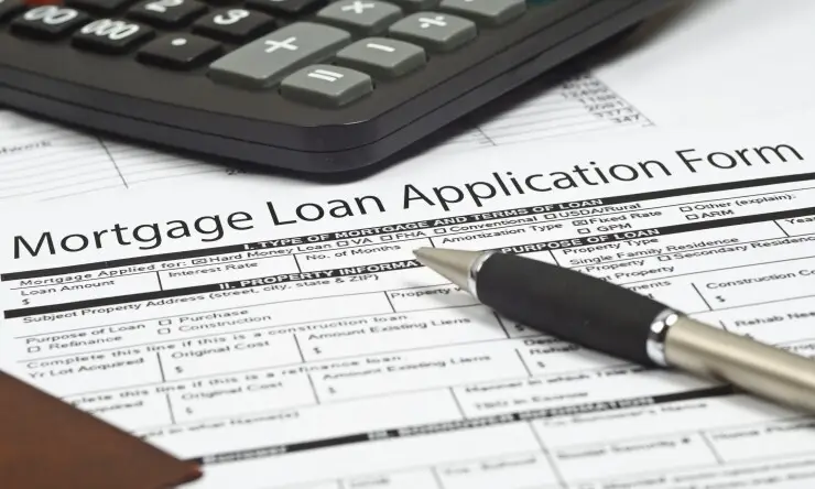 Mortgage applications soar, led by refinancing spike