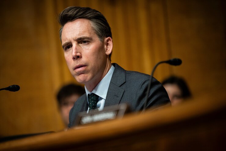 Senator calls for FTC investigation into FICO score pricing